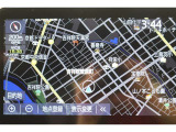 スマホやiPhoneと連携し、対応アプリをディスプレイに表示させて使うディスプレイオーディオ。自分次第で使い方が広がります。使い慣れた従来のトヨタ車載ナビが利用できるTCナビキットを装着しています。