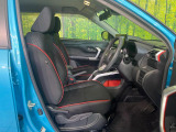 運転席シート廻りは使用感も少なく、良好な状態となっています。前オーナー様が丁寧に使っていたことがよくわかりますね。