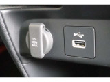 USBオーディオ用ソケットがついていますので携帯電話などを接続すれば音楽等の再生が可能です!