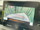【バックカメラ】駐車時に後方がリアルタイム映像で確認できます。大型商業施設や立体駐車場での駐車時や、夜間のバック時に大活躍!運転スキルに関わらず、今や必須となった装備のひとつです!