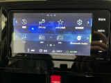 スマホのBluetoothと接続すれば、自分の好きな音楽を聴きながら運転ができます♪ 何処に行くときも、自分の好きな音楽で運転を楽しみましょう!