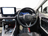 見通しのよいすっきりとした視界で、誰でも運転しやすいです。運転のしやすさは疲れにくさにも繋がりますよ♪