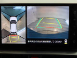 パノラミックビューモニター付きです。車両を上から見たような映像をディスプレイオーディオ画面に表示。運転席からの目視だけでは見にくい、車両周辺の状況をリアルタイムでしっかり確認できます。
