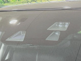 【i-ACTIVESENSE】走行中に前方の車両等を認識し、衝突しそうな時は警報とブレーキで衝突回避と被害軽減をアシスト。より安全にドライブをお楽しみいただけます。