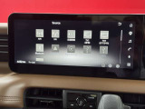 Google搭載でスマートフォンアプリや音声操作が使え、情報とエンタメを車内で快適に連携。さらに周囲を把握しやすい映像を12.3インチの大画面ディスプレイに表示します。