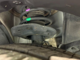 お車を安心してお乗りいただく為には、足回りの定期点検が欠かせません。サービスサポート(有償保証)では無料点検もご提供しており、安心のカーライフをお過ごしいただけるサポート体制が整っています。