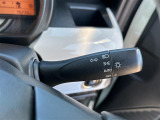 【オートライト(AUTO)】外の明るさをシステムが感知して、自動でヘッドライトが点灯します!ヘッドライトをつけ忘れを防ぐ便利機能です。
