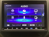 ナビゲーションはフルセグTV、インターナビ対応のGathers純正メモリーナビを搭載しています。Bluetoothオーディオ機能がありますので、スマートフォンなどの音楽も再生できます。