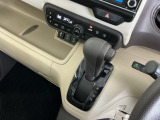 発進時から滑らかに加速する無段階変速のCVTはストップ&ゴーの多い街の中も快適です