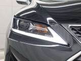 LEDヘッドランプには「オートマチックハイビームシステム」を搭載。夜間走行時にハイビームで走行可能と判断した場合、ロービームとハイビームを自動的に切り替え、前方視界確保をアシストします。