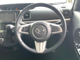 【純正革巻きステアリング】上質な革を使用することで、手にしっかり馴染みとても運転しやすいハンドルです♪