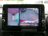アラウンドビュ-モニタ-装備。上から見下ろしているような映像が表示されるので、車庫入れ時にも安心です!確認しずらい障害物等も視認しやすいですね^^