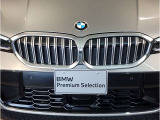 【キドニーグリル】BMWは約90年もの間、ほぼ全ての車両にひと目でBMWだと分かるこの特徴的なフロントグリルが備えられ、デザイン・アイコンとして親しまれてきました。