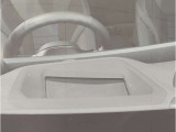 【ヘッドアップディスプレイ】現在の車速表示や目的地へのルート案内やメディア関連のリストを表示する事が可能です。視線移動を減らす事によりドライブに集中して頂けます。
