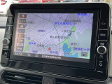 9インチワイド日産純正オリジナルナビゲーション搭載。インパネにマッチする専用デザインに、美しく見やすい大画面ディスプレイを採用。