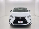 スピンドルグリルがレクサスらしさを強調します。