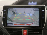 バックガイドモニターで、後方を確認しながら安心して駐車することができます。運転初心者も熟練者も必須の機能ですよ!