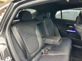メルセデス・ベンツの定める厳しい基準をクリアしたお車のみをご案内させて頂きます。納車前整備はメーカー規定に基づき当店3Fの指定工場で入念に行なわれます。熟練のメカニックがお客様のお車を整備致します。