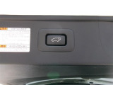 パワーバックドア機能付きです。高さや重さでバックドアの開閉って意外と大変ですが、電動で楽々です!