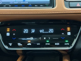 Wエアコン付きです!運転席・助手席それぞれ快適な車内でお過ごしいただけます。寒い時期には嬉しいシートヒーター付きです!