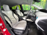 運転席シート廻りは使用感も少なく、良好な状態となっています。丁寧に使われていたことがよくわかりますね。