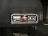 ハンドルの左下にETC2.0がついています。高速道路の料金所の通過も楽々です。 カードの取り出しもしやすい場所についています。