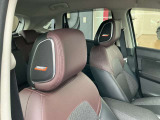 運転席と助手席のヘッドレストにはBOSEスピーカー内臓です。