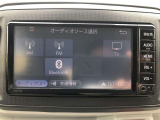 Bluetooth(ブルートゥース)接続機能付き。スマートフォンなどからお気に入りの音楽をワイヤレス再生できます。ドライブがさらに楽しくなりますね。