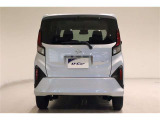 ■ハイマウントストップランプ採用で、後続車に対して自車の存在をアピールしてくれます!