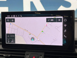 ●純正ナビ:一体感のあるナビは、高級感ある車内を演出してくれます。Bluetooth再生などオーディオ機能も充実しておりますので、運転もより楽しめます♪