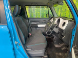 運転席シート廻りは使用感も少なく、良好な状態となっています。前オーナー様が丁寧に使っていたことがよくわかりますね。