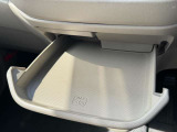 車両入庫時には外装磨きと内装クリーニングを実施しております。納車前にも実施いたしますので、綺麗に快適にお乗りいただけます。