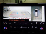 バックモニターと一緒にパノラミックビューモニター搭載!後方だけでなく、車を真上から見るように周囲の安全確認をサポートします
