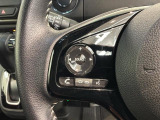 ステアリングにオーディオ操作スイッチが付いています。オーディオ画面に直接タッチしなくても操作が出来ますので、運転に集中できます。
