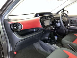 分かりやすく操作しやすい運転席まわりです☆