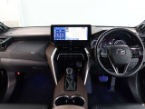高いホールド性で運転姿勢が安定します。長距離ドライブでも疲れにくいのが魅力です。快適なドライビングライフをお送りください♪