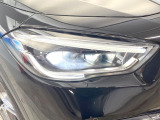 ●LEDヘッドライト:夜間走行時も良好な視界を確保し安心して運転できる高輝度LEDヘッドライトを装備!点灯速度が早く、消費電力も抑えられています。