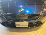 ☆BMWの代名詞とも言える【キドニーグリル】一目見ただけでBMW車であると認識できる確固たるアイコンとして存在感を放ちます☆