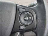 ◆アダプティブクルーズコントロール◆予め設定した車速内でクルマが自動的に加減速。前走車との適切な車間距離を維持しながら追従走行します。【LKAS】車線維持支援システムでステアリング操作を支援。