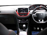 当社の車両は、オークションなどで高評価のお車を厳選して仕入れています。第三者鑑定やオークション評価4点以上にこだわっており、内外装共に状態の良いお車です。是非ご覧になってください。