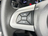 【ステアリングスイッチ左】前方から目を離すことなく操作することが可能です。