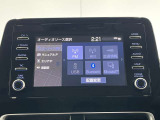純正メモリナビを装着しています。Bluetooth(ブルートゥース)・USB接続など使用できます。