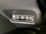 ハンドルの左下にETCがついています。高速道路の料金所の通過も楽々です。 カードの取り出しもしやすい場所についています。