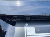 【バックカメラ】後退時に車両後方の映像をモニターに映す機能。目視できない死角を確認でき、衝突事故を防ぎます。駐車が苦手な方だけでなく全てのドライバーに必須の安全装備です。