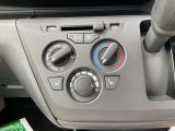 寒い日にあると嬉しいシートヒーター付きです。運転席だけではなく、助手席にも装備されているので、同乗される方も暖かくお過ごし頂けます。