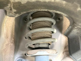 お車を安心してお乗りいただく為には、足回りの定期点検が欠かせません。サービスサポート(有償保証)では無料点検もご提供しており、安心のカーライフをお過ごしいただけるサポート体制が整っています。
