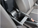 Audi正規ディーラーが高品質をお約束。高度な訓練・教育を受けたAudi専任メカニックが、100項目にもおよぶ精密な点検を実施いたします。すべてをクリアしたAudi車だけが、あなたのお手元に届けられるのです。