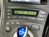 オートエアコンで快適な室内です。
