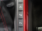駐車支援システム&ldquo;Park Assist&rdquo;は、縦列駐車、後退または前進 して横列駐車をする際のステアリング操作を自動で行い、スムーズ な駐車を補助します。