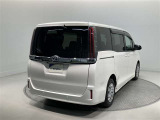 広々とした車内空間に優れた燃費性能。更にデザインも上質で人気のお車です!